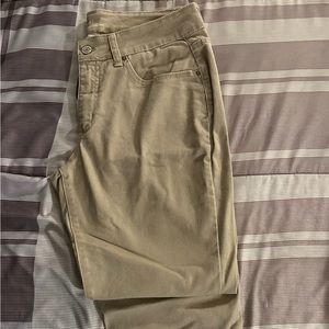 Time and Tru khaki capris. Size 16